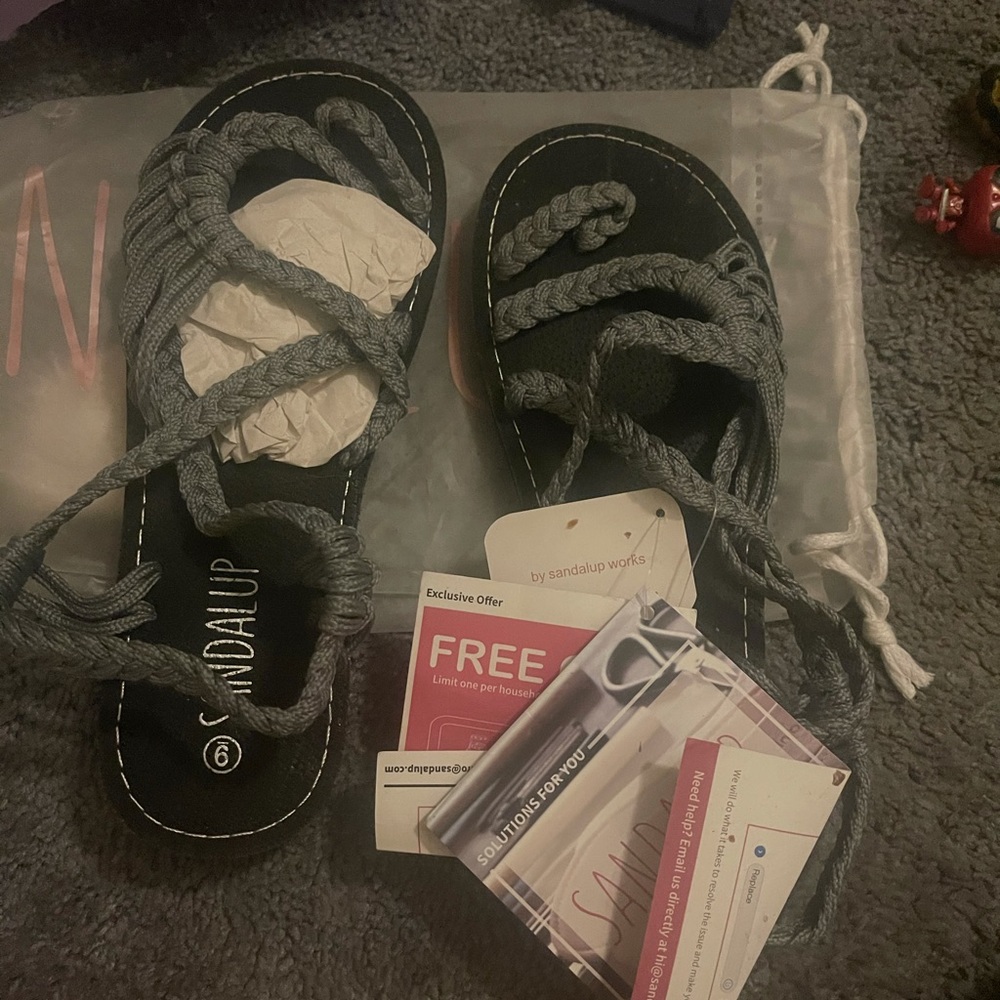 Nwt- sandals - Picture 3 of 3